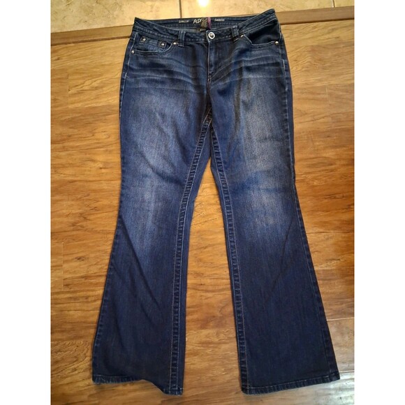 Women's Apt. 9 Curvy Bootcut Jeans Size 10 - Picture 5 of 6